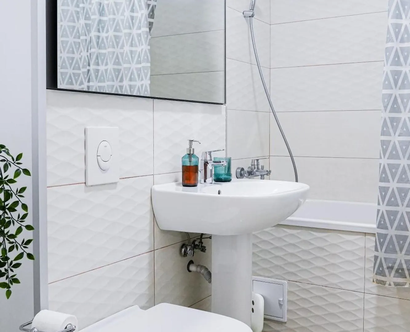Maria - Modern Apartment With Parking And Workspace Bucarest