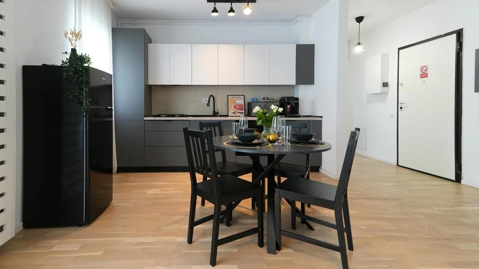 Maria - Modern Apartment With Parking And Workspace Bucarest