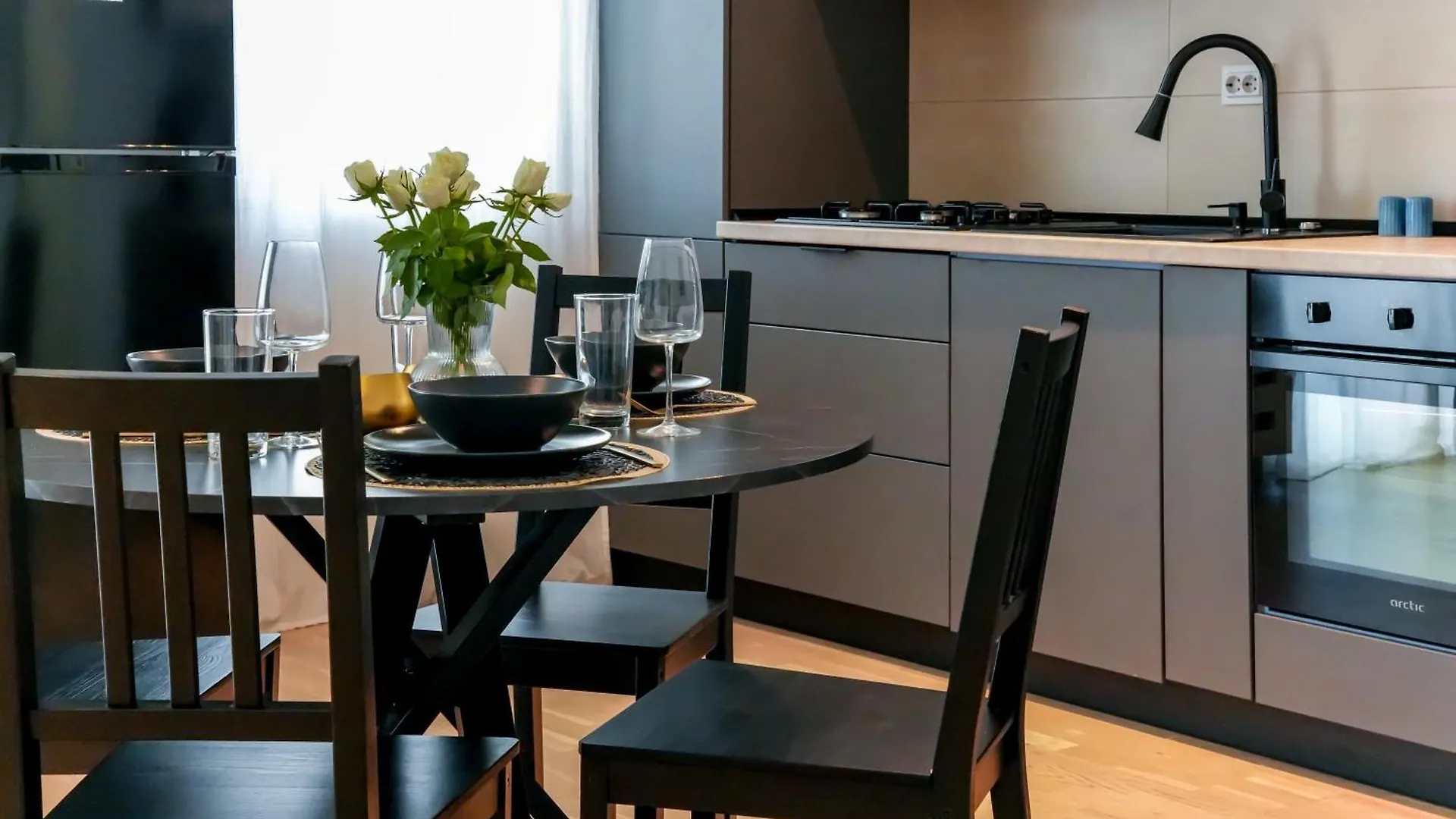 Maria - Modern Apartment With Parking And Workspace Bucarest