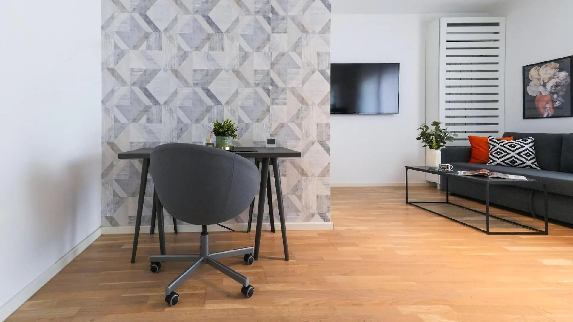 Maria - Modern Apartment With Parking And Workspace Bucarest